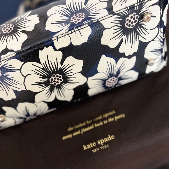 Kate Spade hand bag - Picture 3 of 3